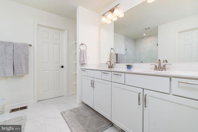241 CEDAR SPRING DR, Strasburg, VA 22657