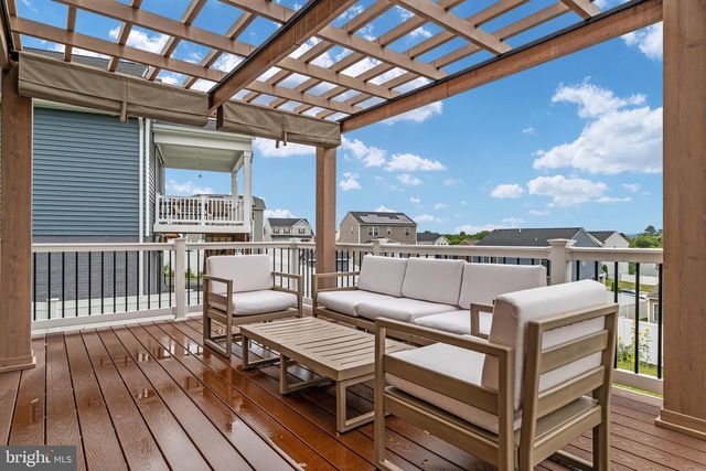 241 CEDAR SPRING DR, Strasburg, VA 22657