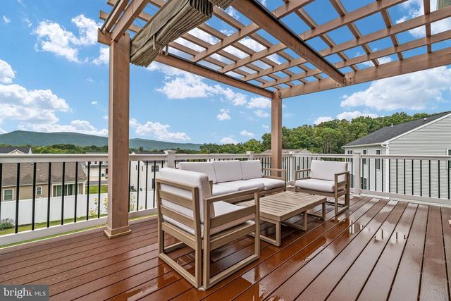 241 CEDAR SPRING DR, Strasburg, VA 22657