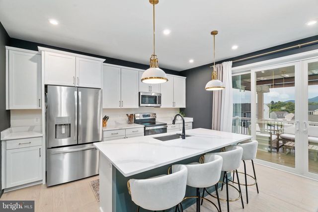 241 CEDAR SPRING DR, Strasburg, VA 22657