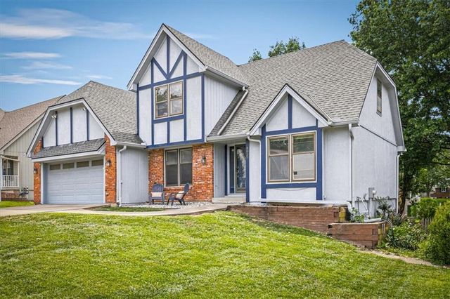 8020 N Flora Avenue, Kansas City, MO 64118