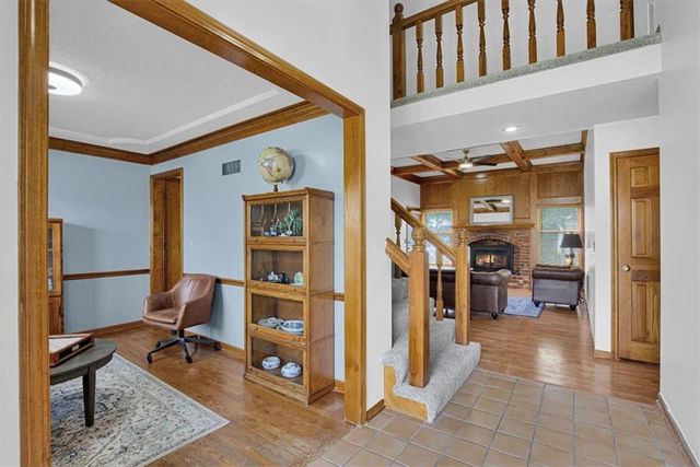 8020 N Flora Avenue, Kansas City, MO 64118