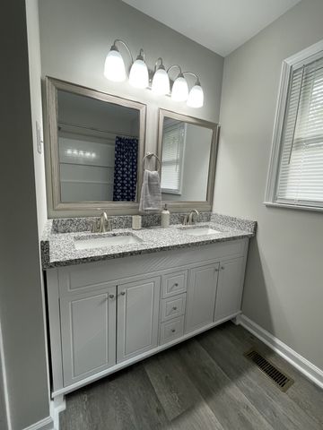 326 Valley View Rd, Dover, TN 37058