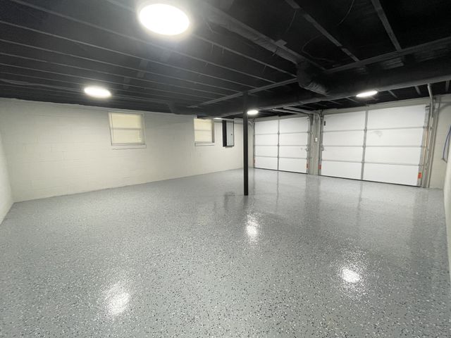 326 Valley View Rd, Dover, TN 37058