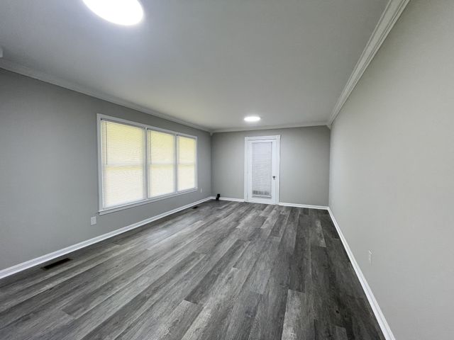 326 Valley View Rd, Dover, TN 37058
