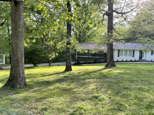326 Valley View Rd, Dover, TN 37058
