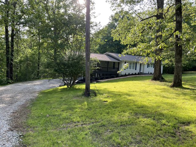 326 Valley View Rd, Dover, TN 37058