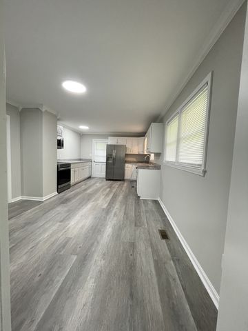 326 Valley View Rd, Dover, TN 37058