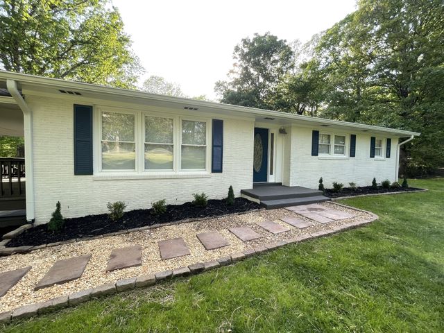 326 Valley View Rd, Dover, TN 37058