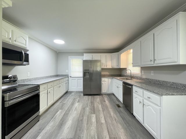 326 Valley View Rd, Dover, TN 37058