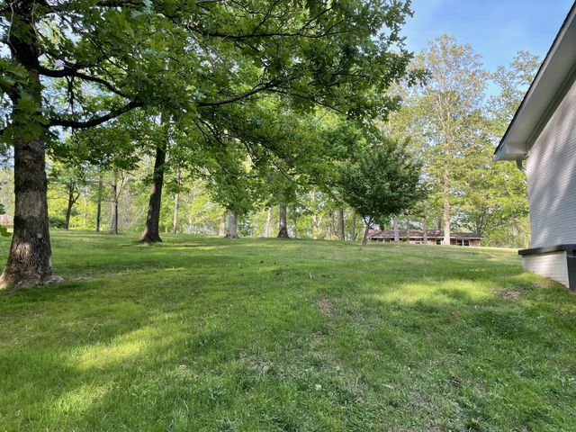 326 Valley View Rd, Dover, TN 37058