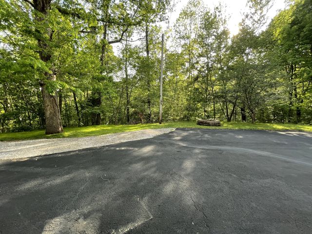 326 Valley View Rd, Dover, TN 37058