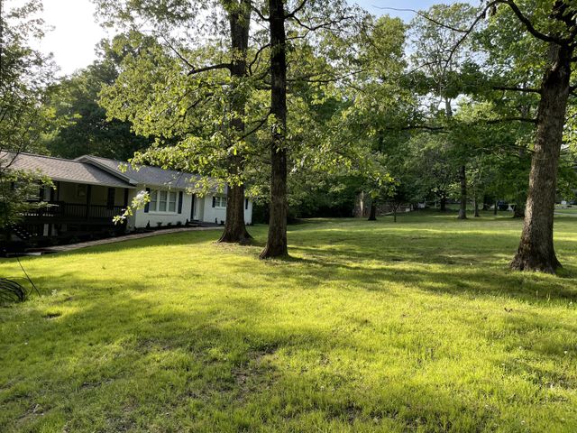 326 Valley View Rd, Dover, TN 37058
