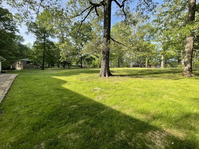 326 Valley View Rd, Dover, TN 37058