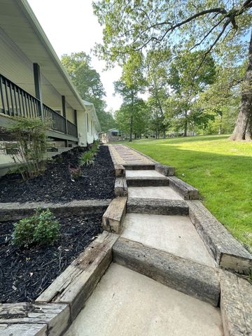 326 Valley View Rd, Dover, TN 37058
