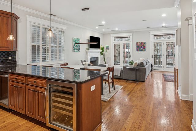 3248 N Kenmore Avenue 3, Chicago, IL 60657