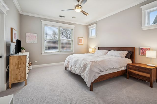 3248 N Kenmore Avenue 3, Chicago, IL 60657