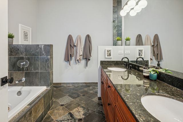 3248 N Kenmore Avenue 3, Chicago, IL 60657