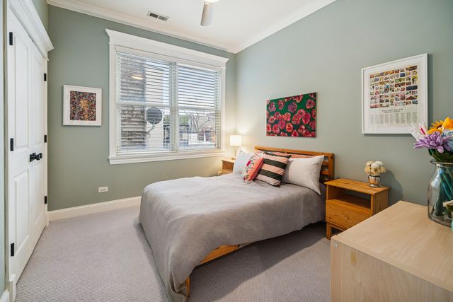 3248 N Kenmore Avenue 3, Chicago, IL 60657