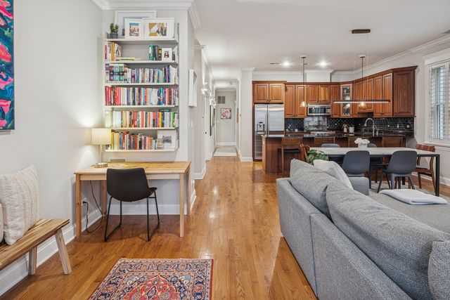 3248 N Kenmore Avenue 3, Chicago, IL 60657