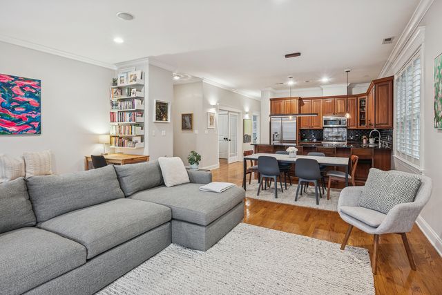 3248 N Kenmore Avenue 3, Chicago, IL 60657