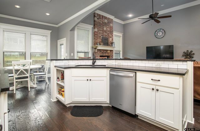 18847 Spanish Oak Ct, Flint, TX 75762