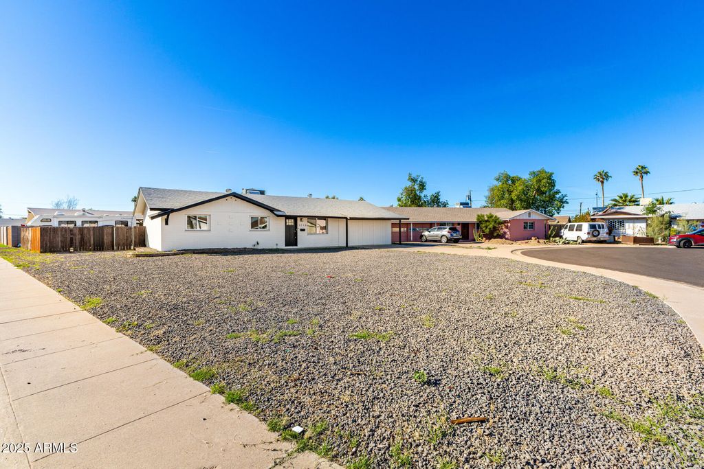 1718 S MARILYN ANN Drive, Tempe, AZ 85281 — photo 4