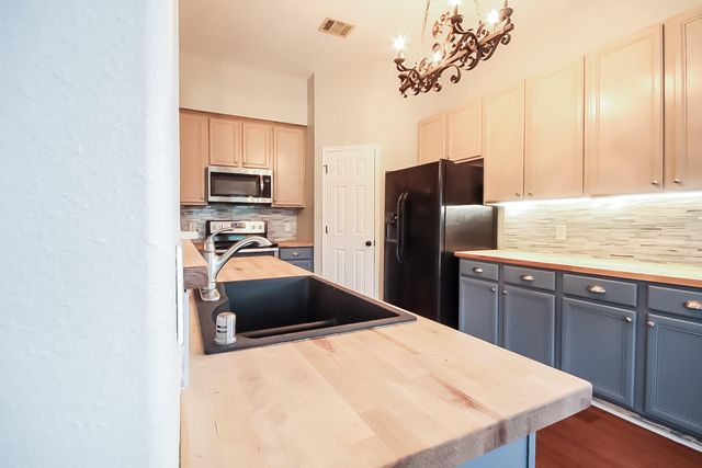 1118 Chase Park Drive, Bacliff, TX 77518