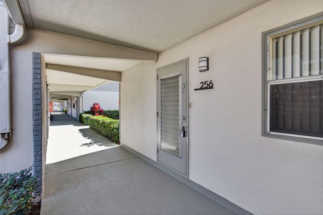 256 Flanders F, Delray Beach, FL 33484