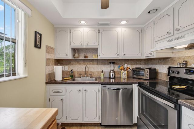 256 Flanders F, Delray Beach, FL 33484