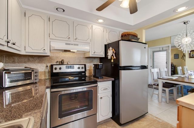 256 Flanders F, Delray Beach, FL 33484