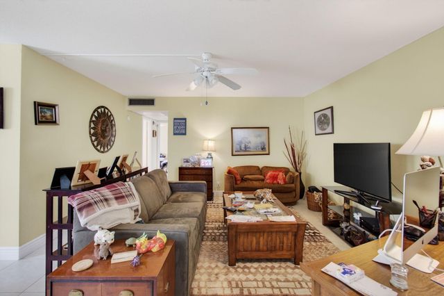 256 Flanders F, Delray Beach, FL 33484