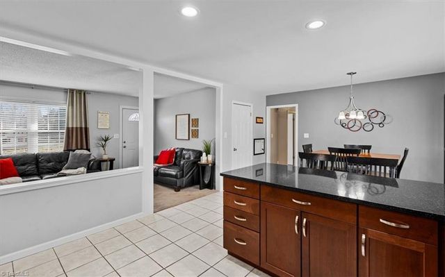 807 Gallant Court, Winston-salem, NC 27101