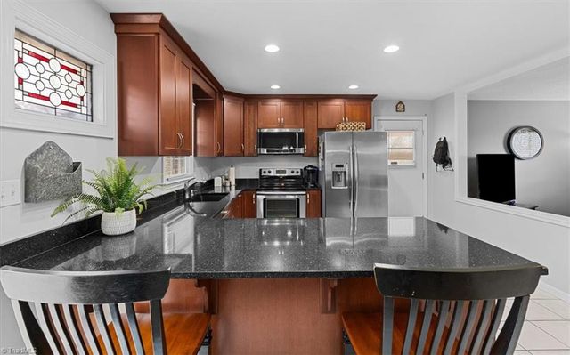 807 Gallant Court, Winston-salem, NC 27101