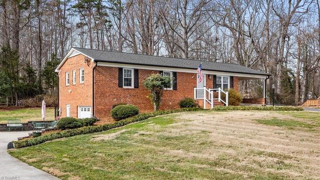 807 Gallant Court, Winston-salem, NC 27101
