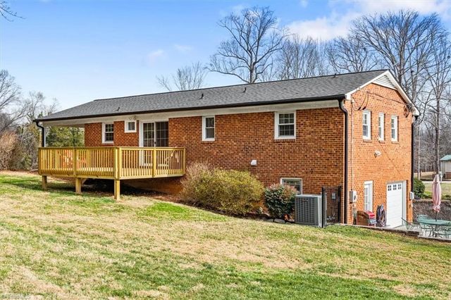 807 Gallant Court, Winston-salem, NC 27101