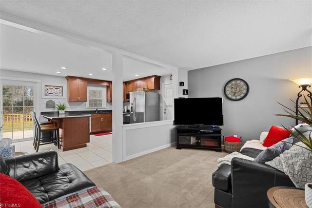 807 Gallant Court, Winston-salem, NC 27101