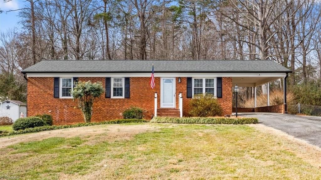 807 Gallant Court, Winston-salem, NC 27101