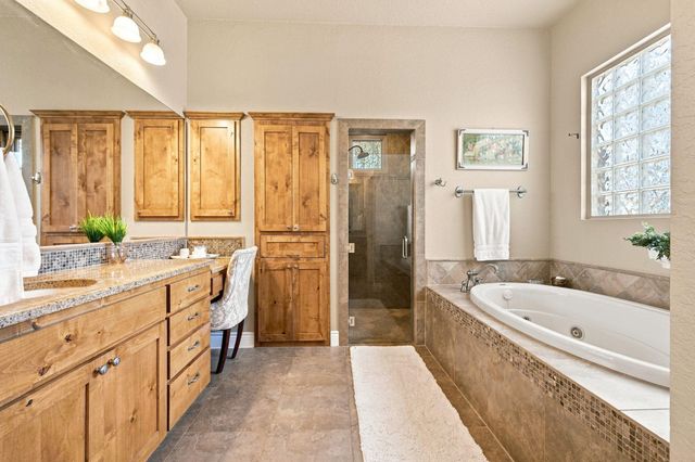 3555 Comal SPGS, Canyon Lake, TX 78133