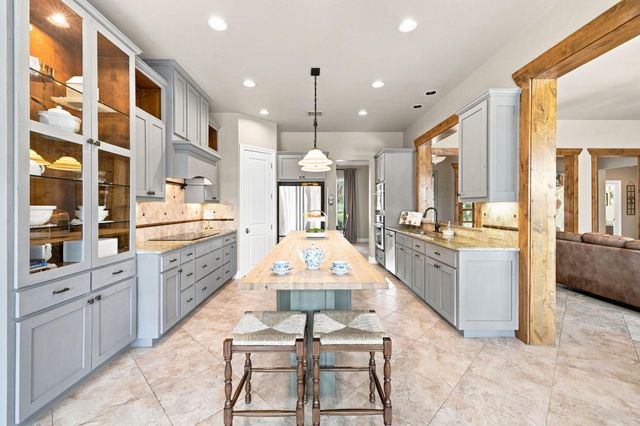 3555 Comal SPGS, Canyon Lake, TX 78133