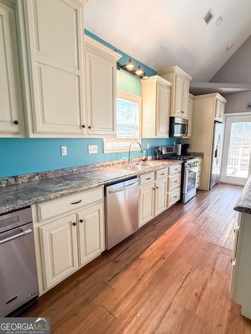 765 Max Deen Drive, Baxley, GA 31513