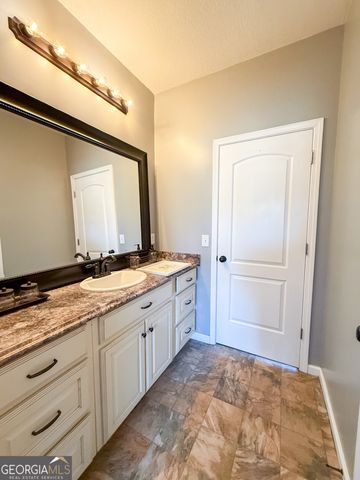 765 Max Deen Drive, Baxley, GA 31513