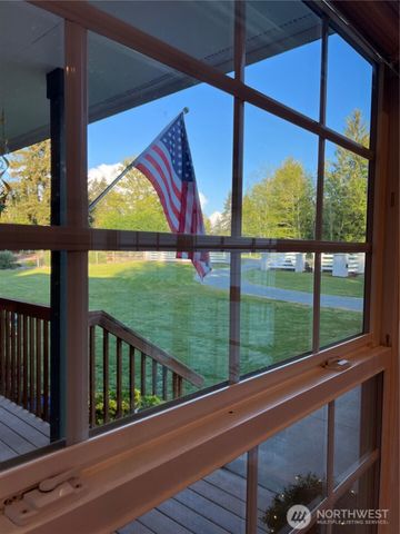 12811 Kapowsin Highlands Drive E, Graham, WA 98338
