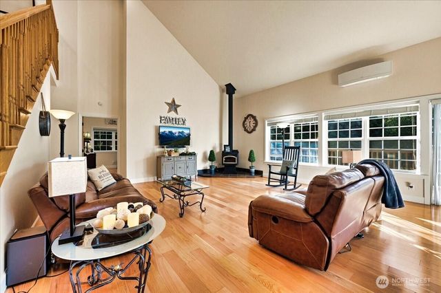 12811 Kapowsin Highlands Drive E, Graham, WA 98338