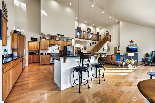 12811 Kapowsin Highlands Drive E, Graham, WA 98338