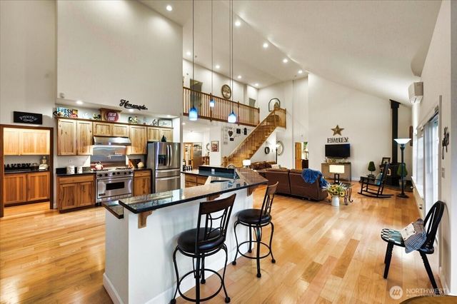 12811 Kapowsin Highlands Drive E, Graham, WA 98338