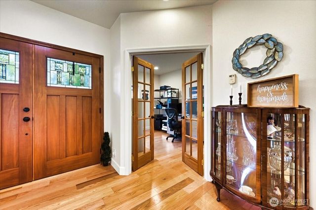 12811 Kapowsin Highlands Drive E, Graham, WA 98338
