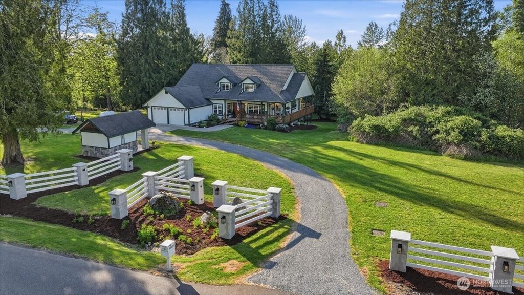 12811 Kapowsin Highlands Drive E, Graham, WA 98338