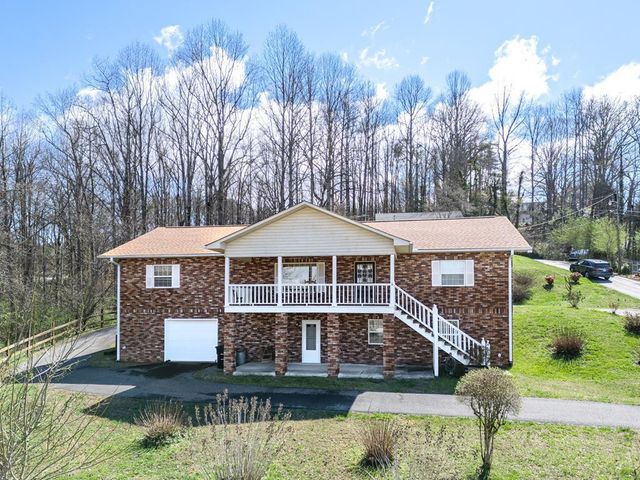 101 Dillard Street, Murphy, NC 28906