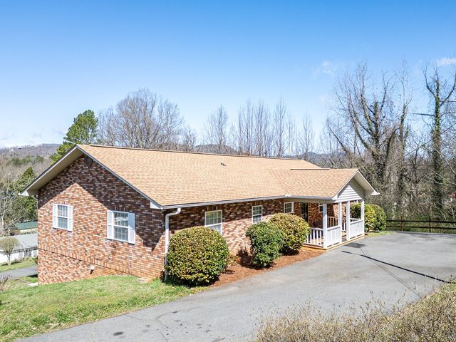 101 Dillard Street, Murphy, NC 28906